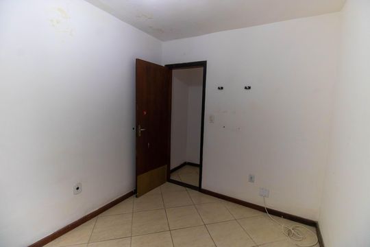 Quarto 2 de casa à venda com 2 quartos, 240m² em Piratininga, Niterói