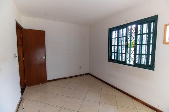 Quarto 1 de casa à venda com 2 quartos, 240m² em Piratininga, Niterói