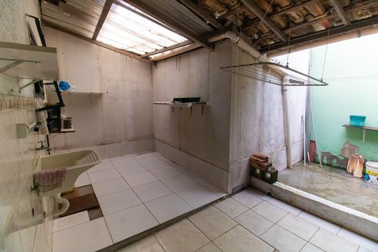 Área de Serviço de casa à venda com 2 quartos, 240m² em Piratininga, Niterói