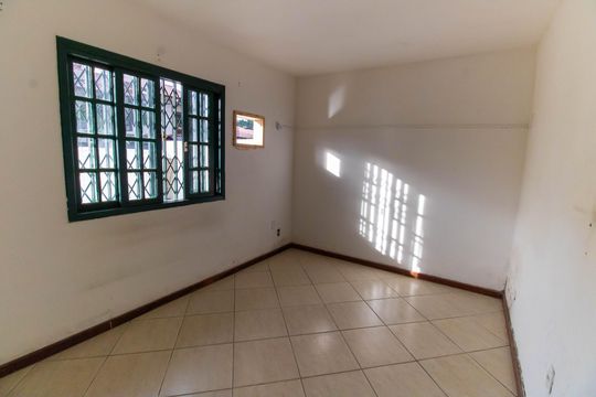 Quarto 1 de casa à venda com 2 quartos, 240m² em Piratininga, Niterói