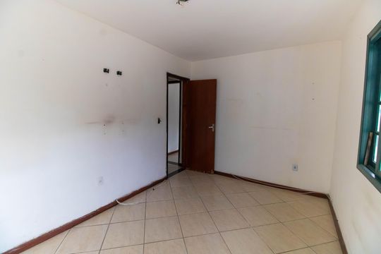 Quarto 1 de casa à venda com 2 quartos, 240m² em Piratininga, Niterói