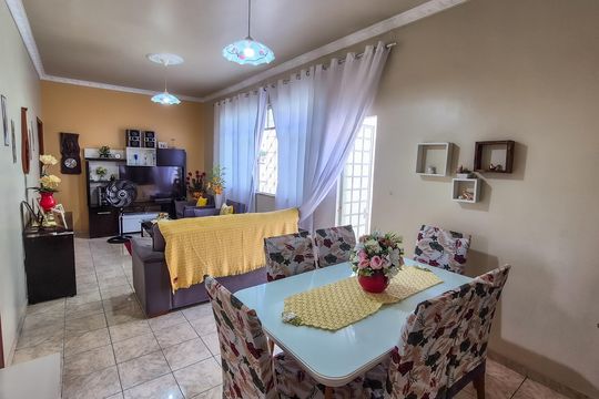 Sala de casa à venda com 3 quartos, 135m² em Vista Alegre, Rio de Janeiro