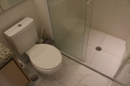 Banheiro de apartamento à venda com 1 quarto, 45m² em Várzea da Barra Funda, São Paulo