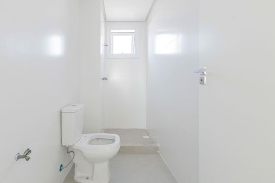 Banheiro Social de apartamento à venda com 3 quartos, 95m² em Vila Ipiranga, Porto Alegre