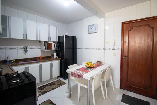 Cozinha de apartamento à venda com 3 quartos, 165m² em Penha, Rio de Janeiro