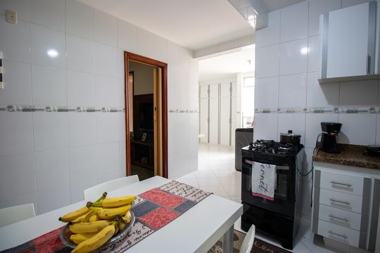 Cozinha de apartamento à venda com 3 quartos, 165m² em Penha, Rio de Janeiro