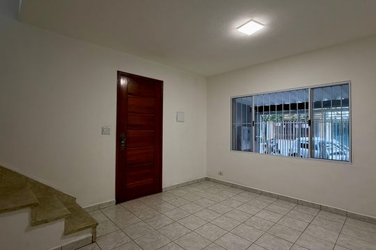 Casa para alugar com 2 quartos, 170m² em Jardim Arpoador, São Paulo