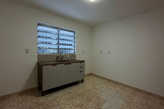 Casa para alugar com 2 quartos, 170m² em Jardim Arpoador, São Paulo