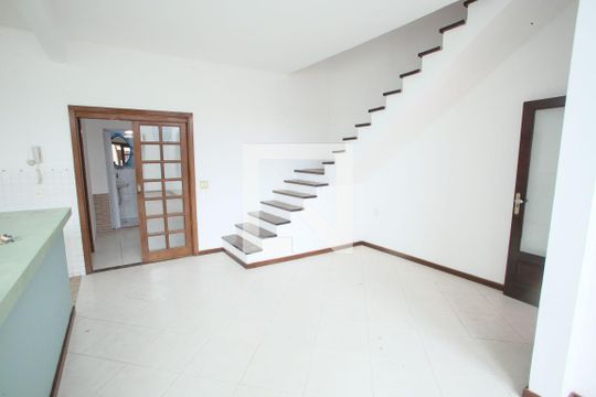 Sala de Estar de casa de condomínio para alugar com 3 quartos, 200m² em Taquara, Rio de Janeiro