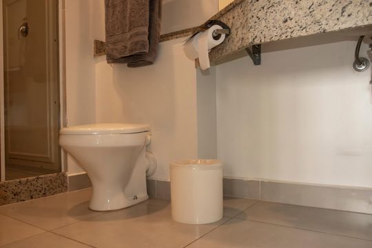 Banheiro de kitnet/studio para alugar com 1 quarto, 28m² em Vila Clementino, São Paulo
