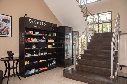 Hall de entrada/Recepção  de kitnet/studio para alugar com 1 quarto, 28m² em Vila Clementino, São Paulo