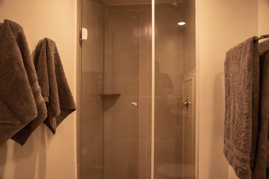 Banheiro de kitnet/studio para alugar com 1 quarto, 28m² em Vila Clementino, São Paulo