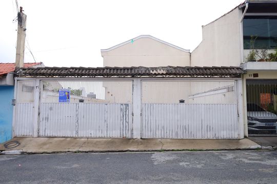 Fachada do condomínio - Placa instalada no portão do condomínio - Código da placa: YEQA-97 de casa de condomínio à venda com 2 quartos, 54m² em Parque Cruzeiro do Sul, São Paulo