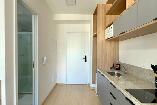 Cozinha de kitnet/studio à venda com 1 quarto, 24m² em Pinheiros, São Paulo