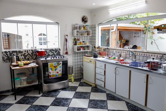 Cozinha de casa para alugar com 5 quartos, 400m² em Vila Yara, Osasco