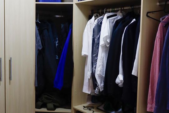Closet da suíte 3 de casa para alugar com 5 quartos, 400m² em Vila Yara, Osasco