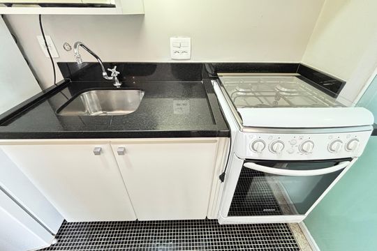 Cozinha de apartamento à venda com 1 quarto, 48m² em Vila Nova Conceição, São Paulo