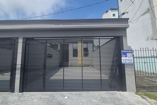 Fachada de casa à venda com 3 quartos, 150m² em Jardim Santo Alberto, Santo André