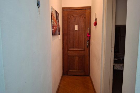 Corredor de apartamento à venda com 3 quartos, 80m² em Itaim Bibi, São Paulo