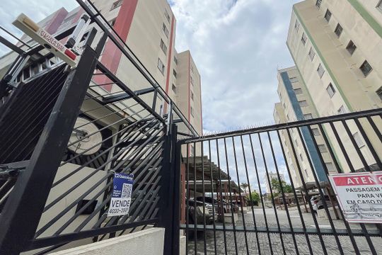 Fachada + plaquinha de apartamento à venda com 3 quartos, 70m² em Rudge Ramos, São Bernardo do Campo