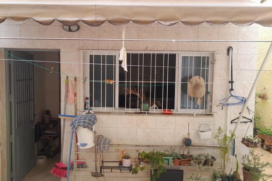 Área externa de casa à venda com 3 quartos, 201m² em Vila Nivi, São Paulo