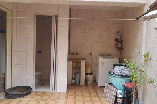 Área de serviço de casa à venda com 3 quartos, 201m² em Vila Nivi, São Paulo