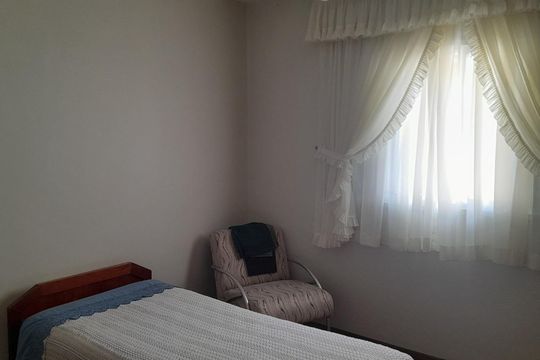 Quarto de casa à venda com 3 quartos, 201m² em Vila Nivi, São Paulo