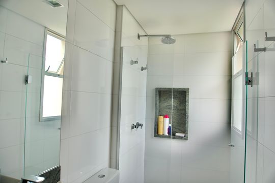 Suíte 3 - Banheiro de apartamento à venda com 4 quartos, 136m² em Luxemburgo, Belo Horizonte