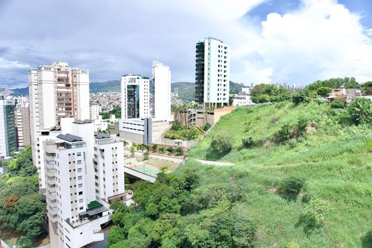Sala - Vista Janela de apartamento à venda com 4 quartos, 136m² em Luxemburgo, Belo Horizonte