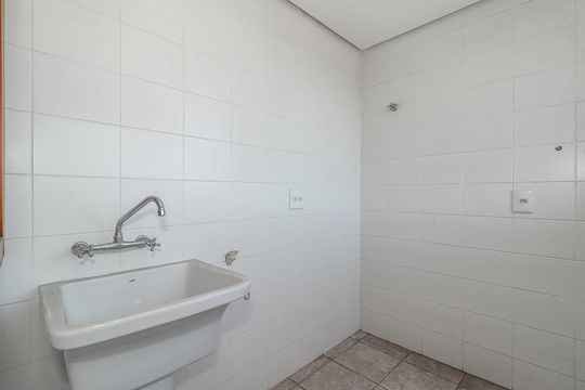 Cozinha de apartamento para alugar com 2 quartos, 75m² em Chácara das Pedras, Porto Alegre