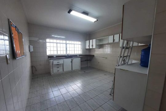 Casa para alugar com 10 quartos, 500m² em Jardim Chapadão, Campinas