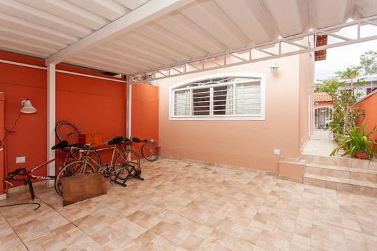 Garagem de casa para alugar com 3 quartos, 168m² em Jardim Sertaozinho, São Paulo