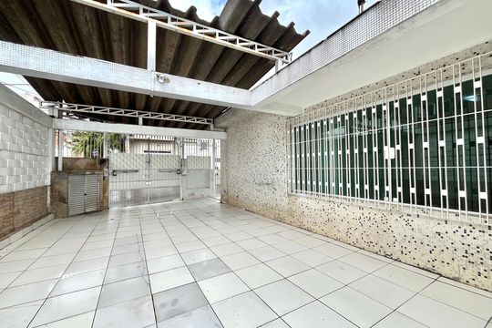 Garagem de casa à venda com 3 quartos, 120m² em Americanópolis, São Paulo
