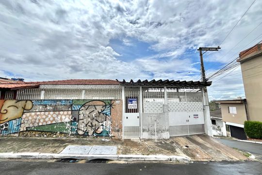 Fachada de casa à venda com 3 quartos, 120m² em Americanópolis, São Paulo