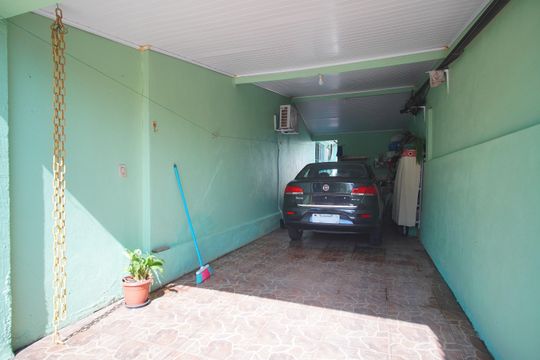 Garagem de casa à venda com 3 quartos, 100m² em Feitoria Seller, São Leopoldo