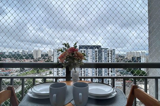 Varanda Sala  de apartamento para alugar com 1 quarto, 28m² em Jardim Caravelas, São Paulo