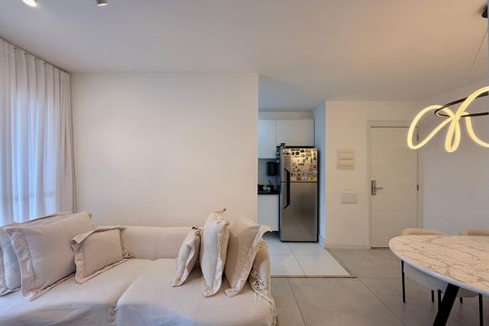 Sala de apartamento à venda com 2 quartos, 68m² em Jardim Caravelas, São Paulo