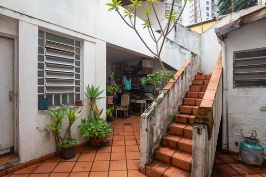 Quintal de casa à venda com 3 quartos, 120m² em Água Branca, São Paulo