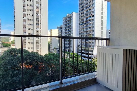 Varanda  de kitnet/studio à venda com 1 quarto, 32m² em Ingá, Niterói