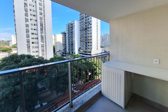 Varanda  de kitnet/studio à venda com 1 quarto, 32m² em Ingá, Niterói