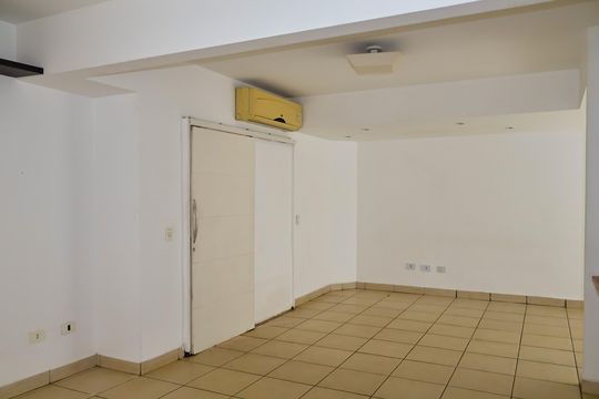 Sala de casa de condomínio para alugar com 4 quartos, 186m² em Setor Bueno, Goiânia