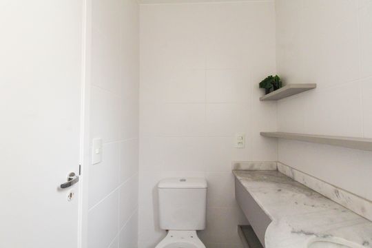 Banheiro de apartamento à venda com 3 quartos, 76m² em Marechal Rondon, Canoas