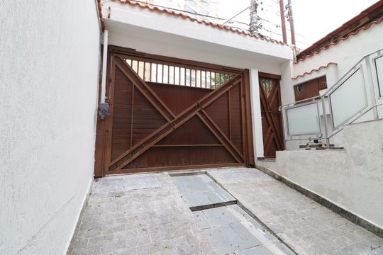 Garagem de casa à venda com 4 quartos, 219m² em Vila Campesina, Osasco