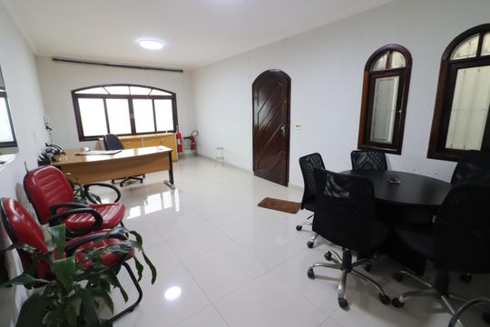 Casa à venda com 4 quartos, 219m² em Vila Campesina, Osasco