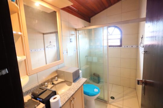 Banheiro da Suíte 3 de casa à venda com 4 quartos, 219m² em Vila Campesina, Osasco