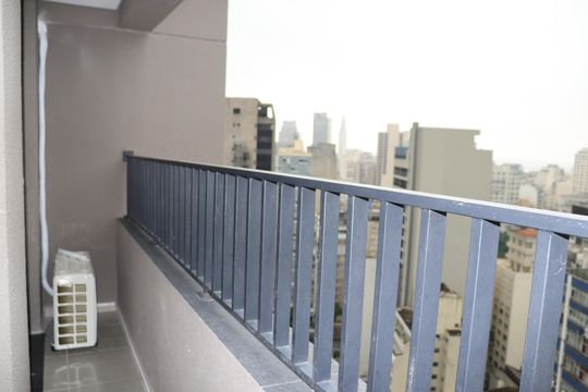 Varanda de kitnet/studio para alugar com 1 quarto, 27m² em Bela Vista, São Paulo