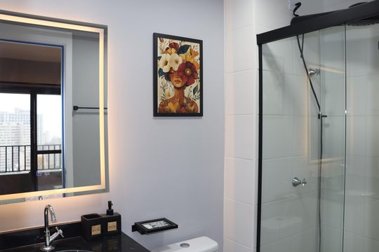 Banheiro de kitnet/studio para alugar com 1 quarto, 27m² em Bela Vista, São Paulo