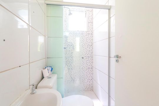 Banheiro de apartamento para alugar com 2 quartos, 42m² em Colônia (zona Leste), São Paulo