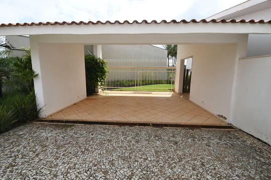Garagem de casa de condomínio à venda com 4 quartos, 431m² em Bairro das Palmeiras, Campinas