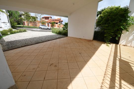 Garagem de casa de condomínio à venda com 4 quartos, 431m² em Bairro das Palmeiras, Campinas
